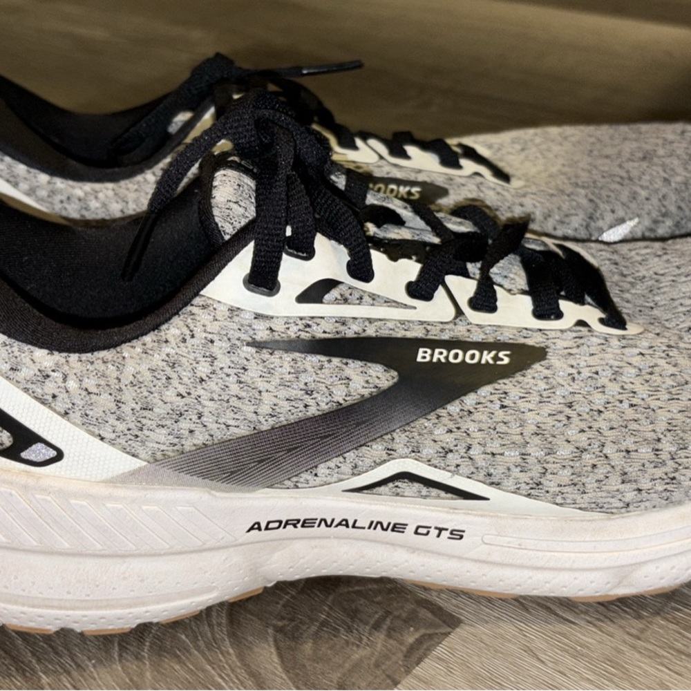 Brooks Adrenaline GTS Men's Black and White Athletic Shoes